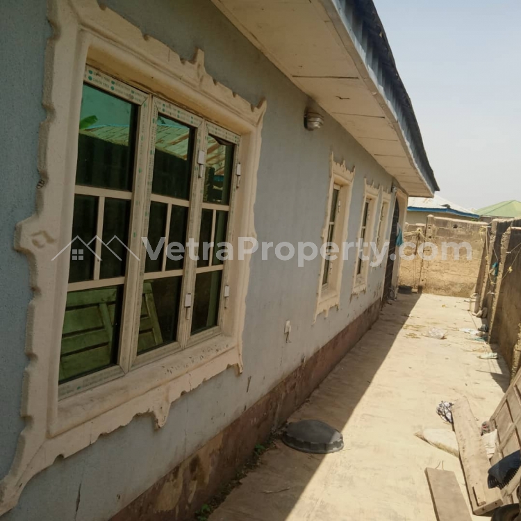 Image 1 Title