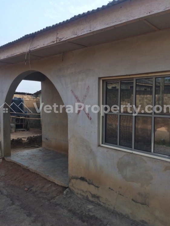  Distressed Sale: Fully Detached 2 Bedroom Bungalow With 2 Nos Of Mini Flat.  Blocks of Flats for Sale Ipaja Lagos Vetra  Property