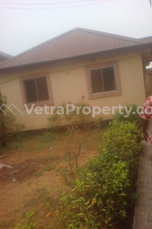  Full Plot Of Land With 5bdrm Flat Sect Back........  1 Plot of Land for Sale Ojodu Lagos Vetra  Property