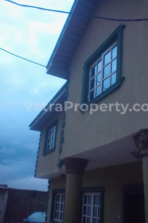  Very Clean Executive 3bdrm Flat Upstairs En-suite......  3 bedroom Flat for Rent Ojodu Lagos Vetra  Property