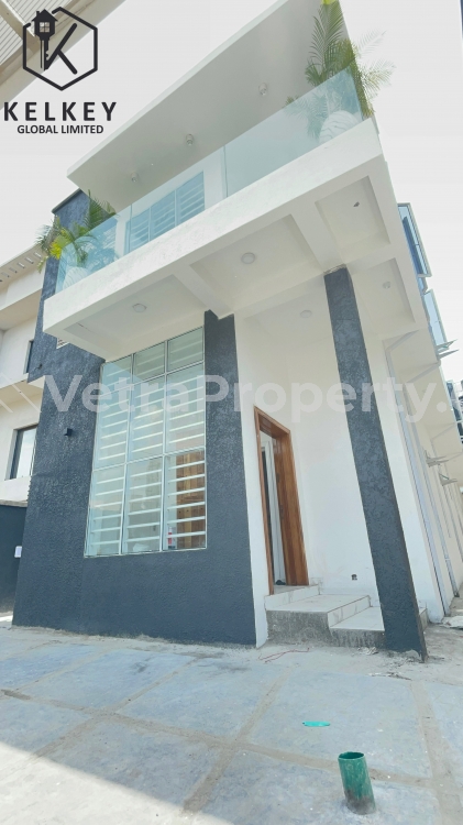  Luxuriously Built Duplex Situated In A Beautiful And Serene Environment!  5 bedroom Detached Duplex for Sale Lekki Lagos Vetra  Property