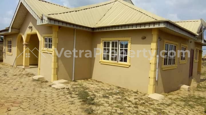  3 Bedroom Detached Bungalow, With Modern Finishes Sitting On A Land Measuring Approximately 592.772sqm.  3 bedroom Detached Bungalow for Sale Ibadan Oyo Vetra  Property