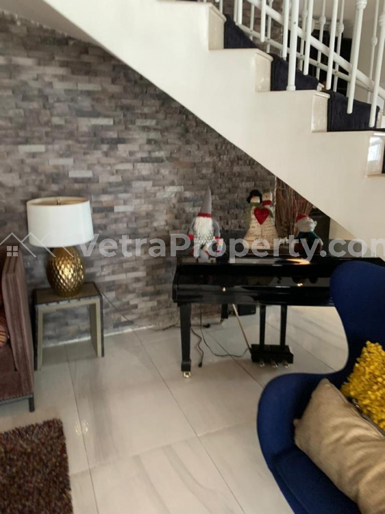 Image 1 Title