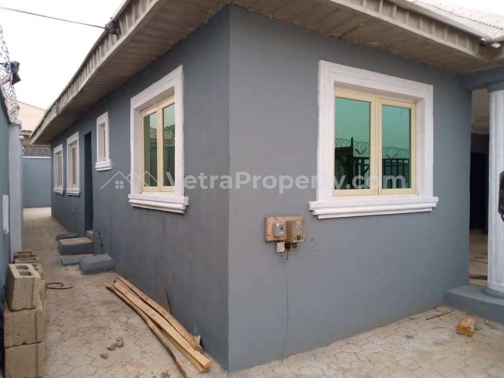  4 Bedroom Flat With 2 Sitting Rooms. All Rooms Ensuite  4 bedroom House for Sale Ibadan Oyo Vetra  Property