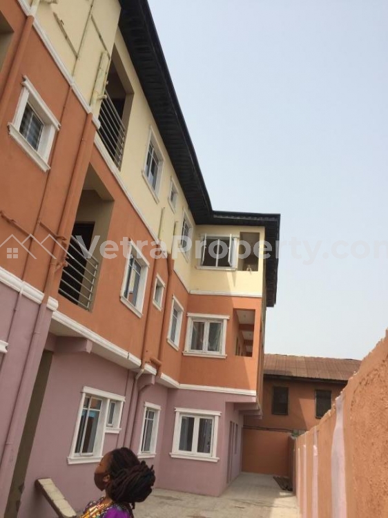  Newly Built Room Self Contain At Folagoro Yaba. 350k A Year And Six Months Rent Required.  Self Contain for Rent Yaba Lagos Vetra  Property