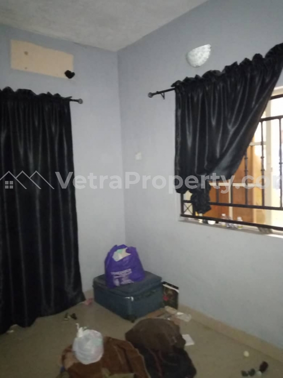  To Let 2 Bedroom At Magodo Phase 1...gra Price : 800k Preferably Young Couple Corporate.  Flat for Rent Ojodu Lagos Vetra  Property