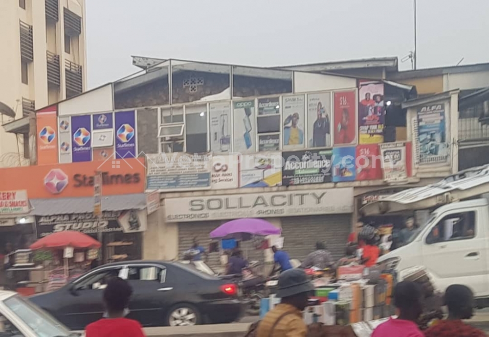  A Commercial Building On 2floors In The Heart Of Challenge, Ibadan On 789same Plots Of Land.  Commercial Property for Sale Ibadan Oyo Vetra  Property