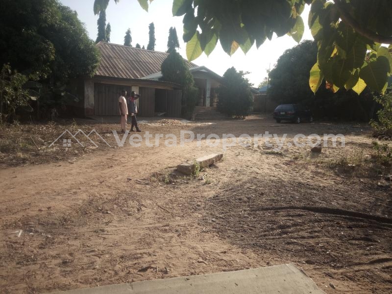  Four (4) Bedroom Bungalow, With Bq And Four Shops, Large Compound  4 bedroom Semi-Detached Duplex for Sale Kaduna South Kaduna Vetra  Property