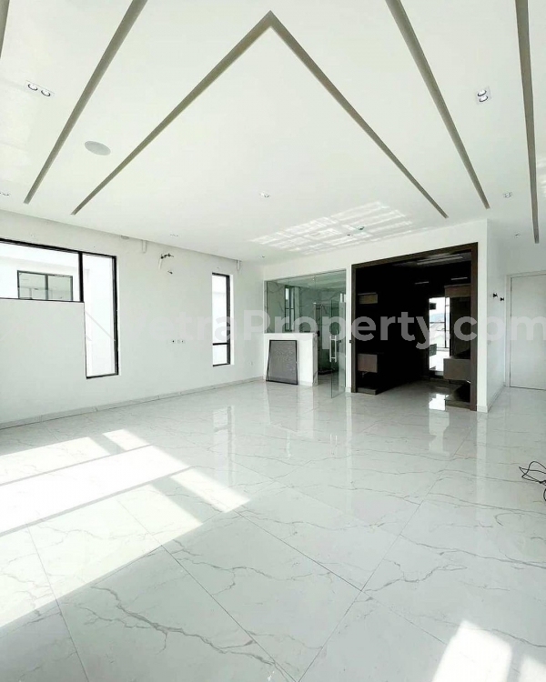 Image 1 Title