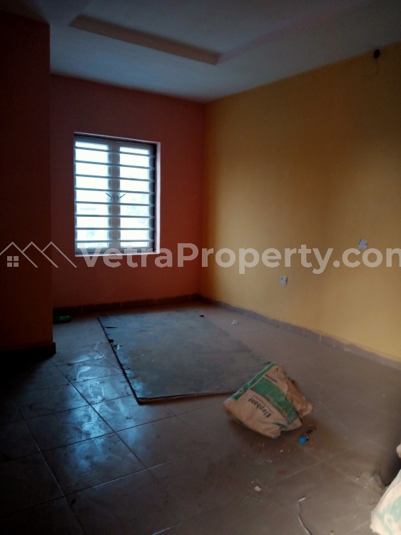  Newly Built Magnificent Standard Big Room Self Contain... Fully Tiles, Pop, And Kitchen Cabinets.. Lawma , Security, Cleaner, K-g Generator On By 5am-7am And 7pm-12am, Prepaid Metre Per Room..  Self Contain for Rent Shomolu Lagos Vetra  Property