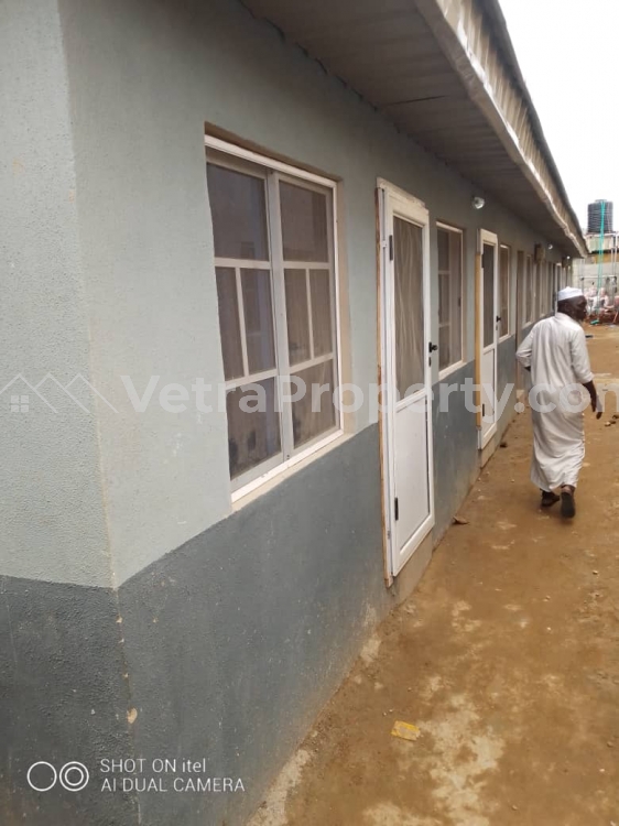  *newly Built Room Self Contained At Shomolu, Odubnajo Street, Rent 250k 1year N Half, With P.o.p, Gated Compound, Neat.. Pay N Park In, Call Realtor Success For Inspection On [redacted].*  Self Contain for Rent Shomolu Lagos Vetra  Property