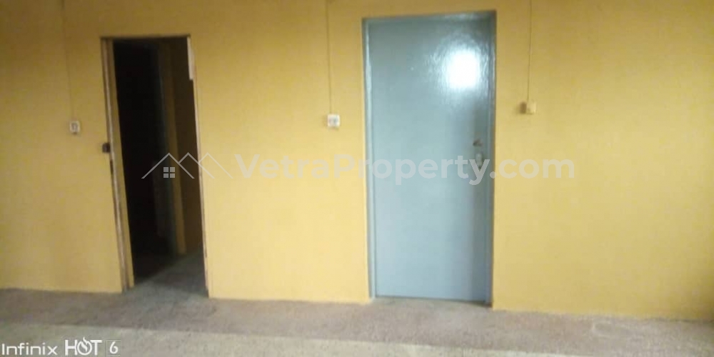  Standard Cheap 3bedroom Flat At Akoka A Bayomi Street, Upstairs, Very Desent And Neat, Single Prepaid Meter And Water Tank.  3 bedroom Shared Apartment for Rent Yaba Lagos Vetra  Property