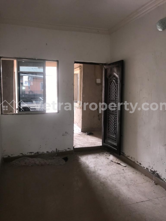  Newly built pop finished spacious room self contain fitted with kitchen cabinet  Flat for Rent Yaba Lagos Vetra  Property