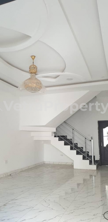  Newly well built 4 bedroom semi-detached duplex for SALE FEATURES: -- Great Neighborhood -- Fully Fitted Kitchen -- CCTV Surveillance -- Top Qaulity security doors -- Beautiful Chandeliers and lighting -- Gated and secure environment -- Car Port Lo  4 bedroom House for Sale Lekki Lagos Vetra  Property