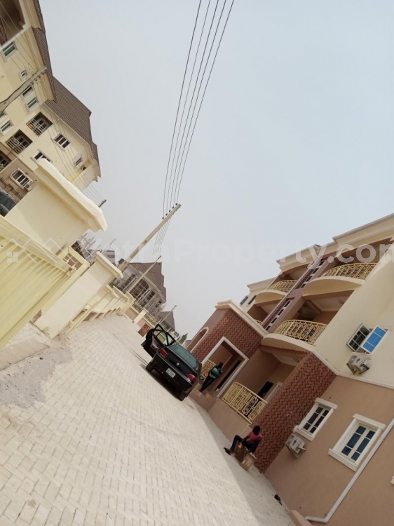 Image 1 Title