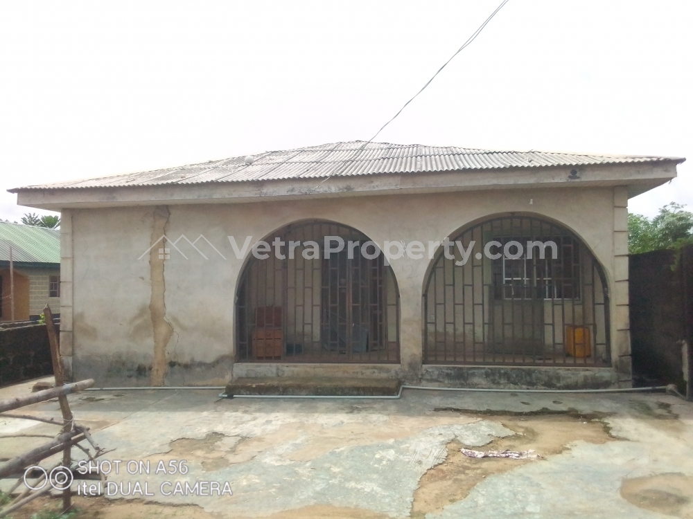  1 unit of 3 bedroom,2 units of room and parlour self contain  5 bedroom House for Sale Ikorodu Lagos Vetra  Property