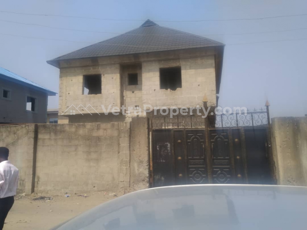  4 units of 2 bedroom and 1 units of single room self con(uncompleted)  9 bedroom House for Sale Ikorodu Lagos Vetra  Property