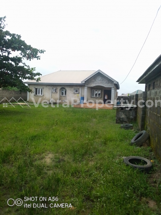  Completed 3 bedroom bungalow on a full plot of land,fenced with gate  3 bedroom House for Sale Ikorodu Lagos Vetra  Property