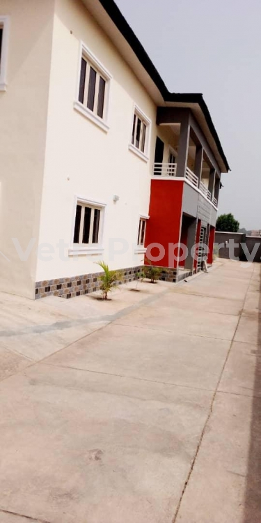  A 16 Rooms Mini Estate  10 bedroom House for Rent Ibadan Oyo Vetra  Property