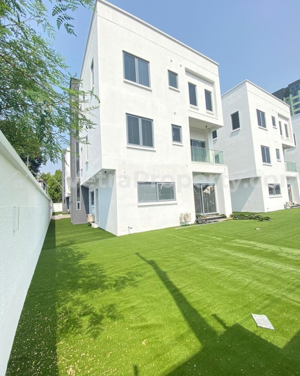  Exotic 5 Bedroom Detached Duplex with Bq available at Ikoyi, Lagos.  5 bedroom House for Sale Ikoyi Lagos Vetra  Property