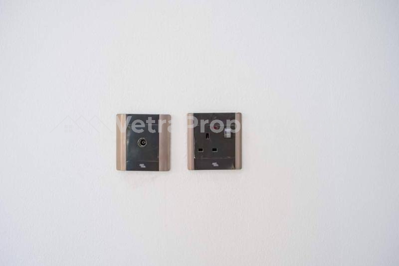 Image 1 Title