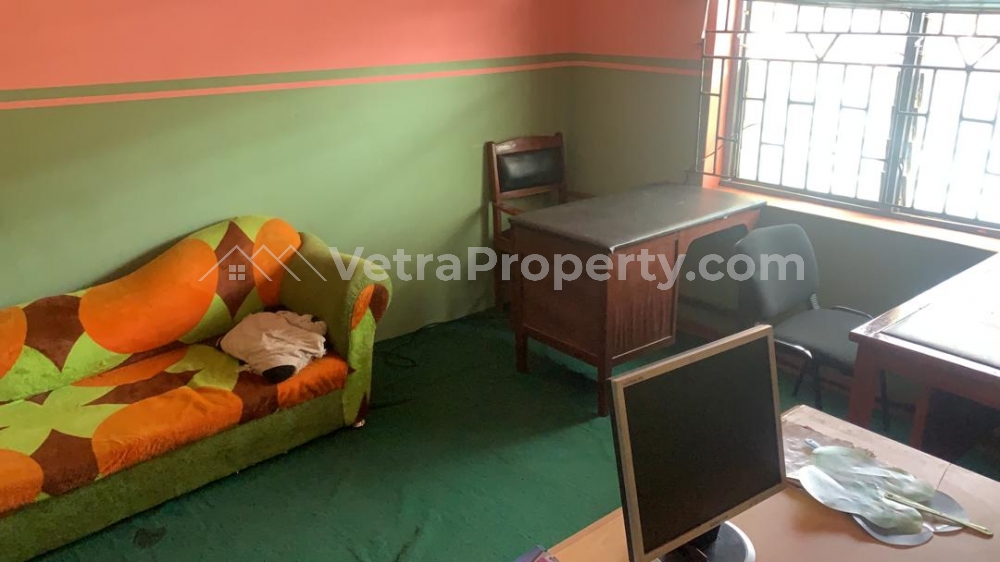  A furnished 1 room office at the heart of ring road, by the roadside ( just office)  Commercial Property for Rent Ibadan Oyo Vetra  Property
