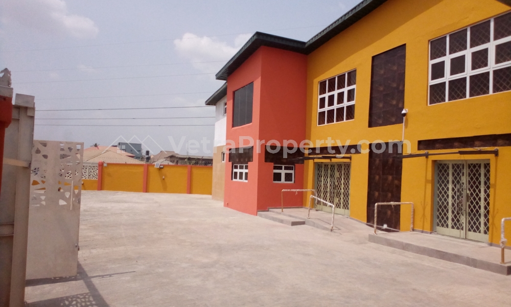  A newly built modern big open space, good for eatery, supermarket,lounge, pharmacy, chemist, boutique, office, church, warehouse all commercial purpose  Commercial Property for Rent Ibadan Oyo Vetra  Property