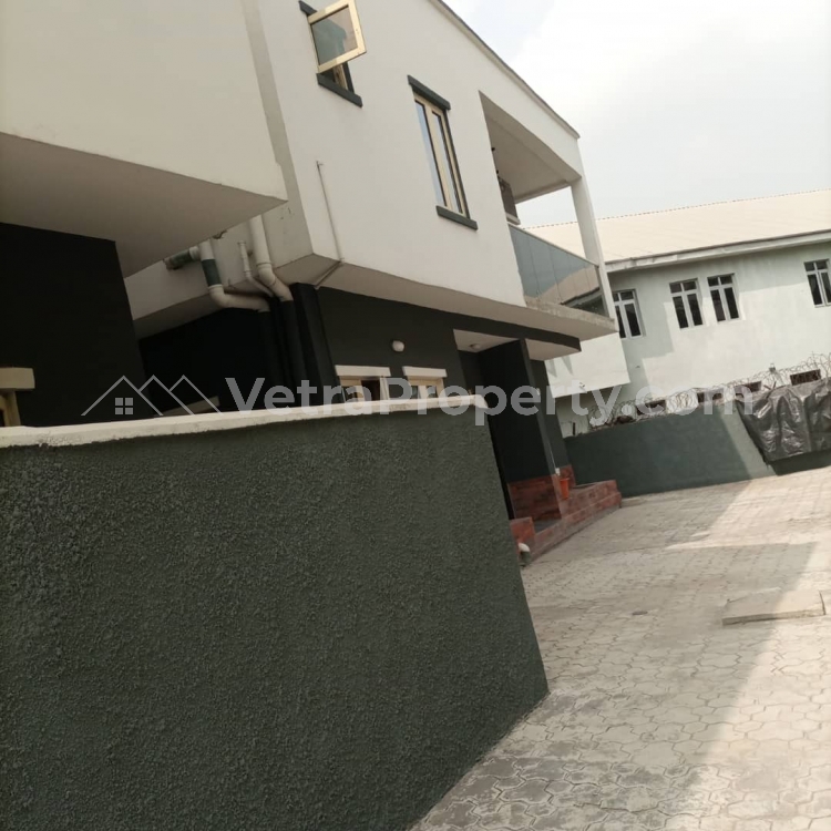  Luxury Serviced Room Self-contained Shared Apartment in lekki county homes With Almost 24hours Light Daily Location: Ivy Estate, Lekki County Homes Yearly Rent: 500k for the Bq, Other Rooms 600k, 700k, 800k, 1.3m and 1.4m for Room & Parlor Agent: 10%  Flat for Rent Lekki Lagos Vetra  Property