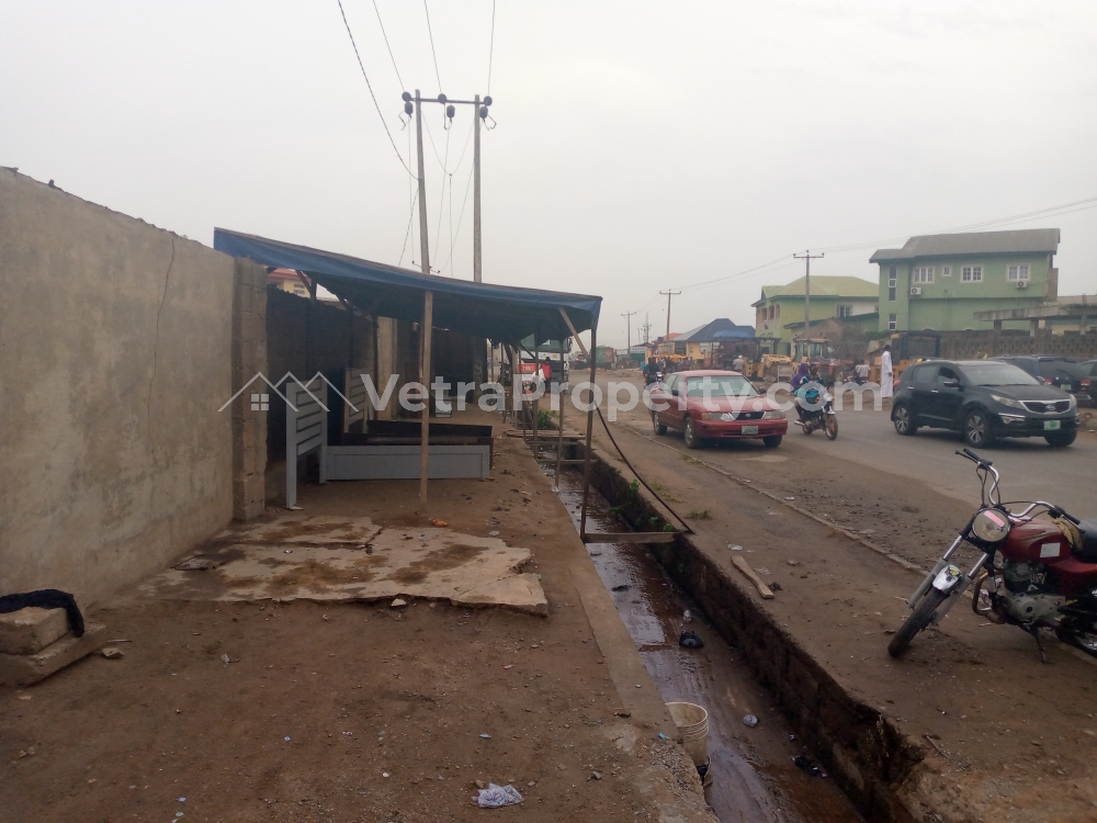  Commercial fenced plot of land on a major express road  Land for Sale Ibadan Oyo Vetra  Property