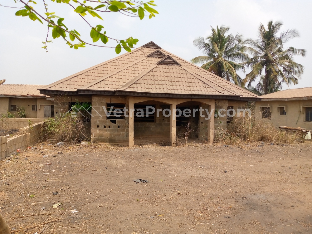  Strategic uncompleted 3 bedroom bungalow near the tarred road  3 bedroom House for Sale Ibadan Oyo Vetra  Property