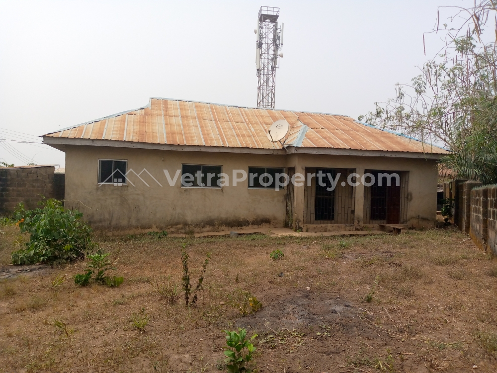  Strategic 2 bedroom bq on a fully fenced and gated one & half plot of land  2 bedroom House for Sale Ibadan Oyo Vetra  Property