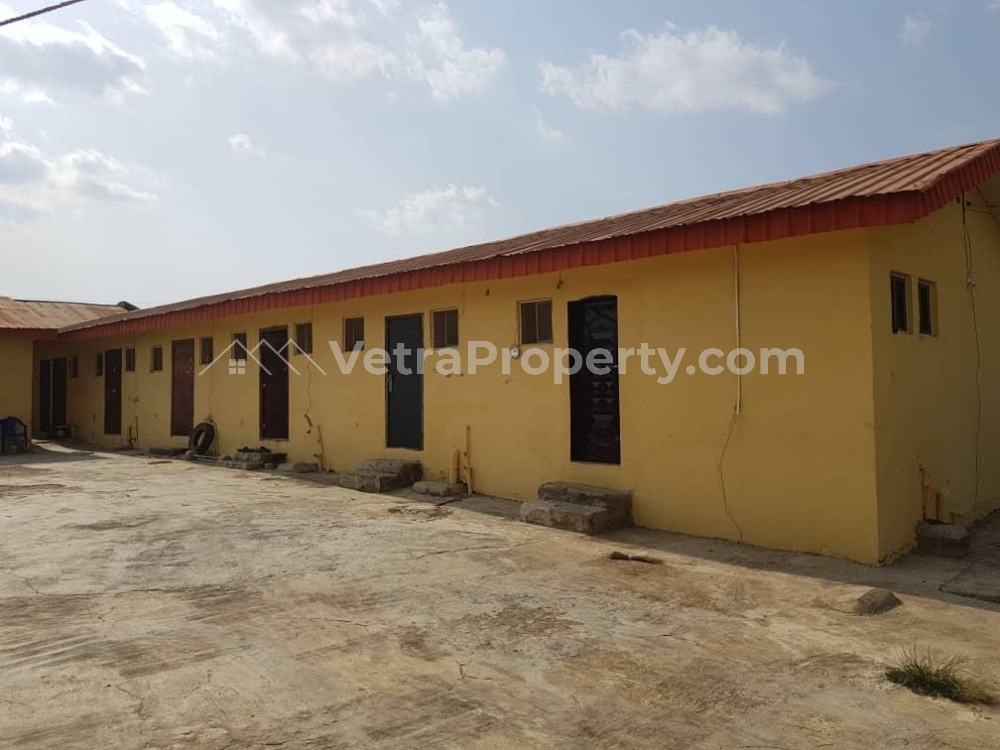  Strategic Nine Room Self Contained with Good Roi in a Good Neighborhood  9 bedroom Flat for Sale Ibadan Oyo Vetra  Property