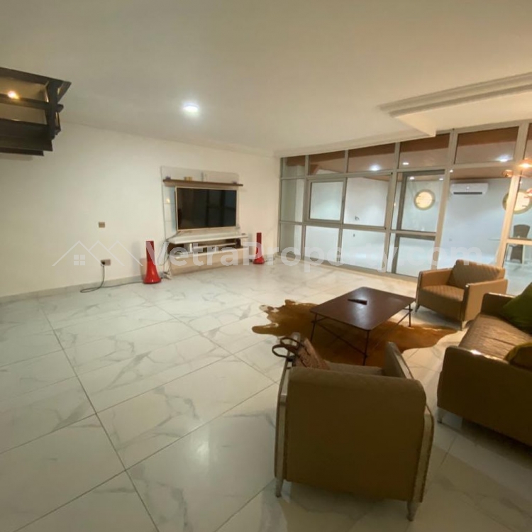  Lovely modified 2 bedroom Maisonette at 1004 estate.  2 bedroom House for Sale Victoria Island Lagos Vetra  Property