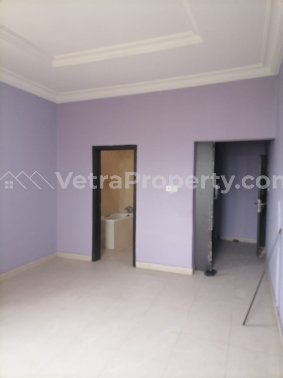  Well renovated Serviced 2bedrooms with fully fitted kitchen, Air-conditioning in setting room all room en suit Off freedom way  Flat for Rent Lekki Lagos Vetra  Property