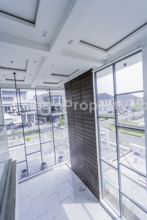 Image 1 Title
