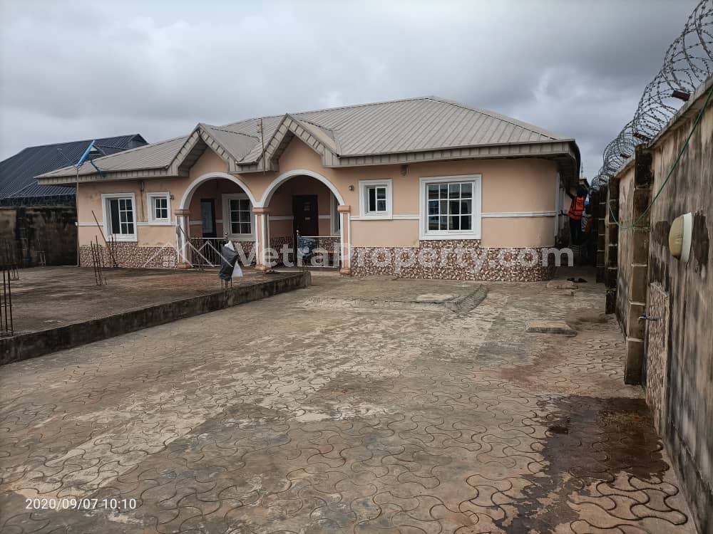  2 UNIT OF 2 BEDROOM FLAT AND 2 UNIT OF ROOM AND PARLOUR SELF  6 bedroom House for Sale Ikorodu Lagos Vetra  Property