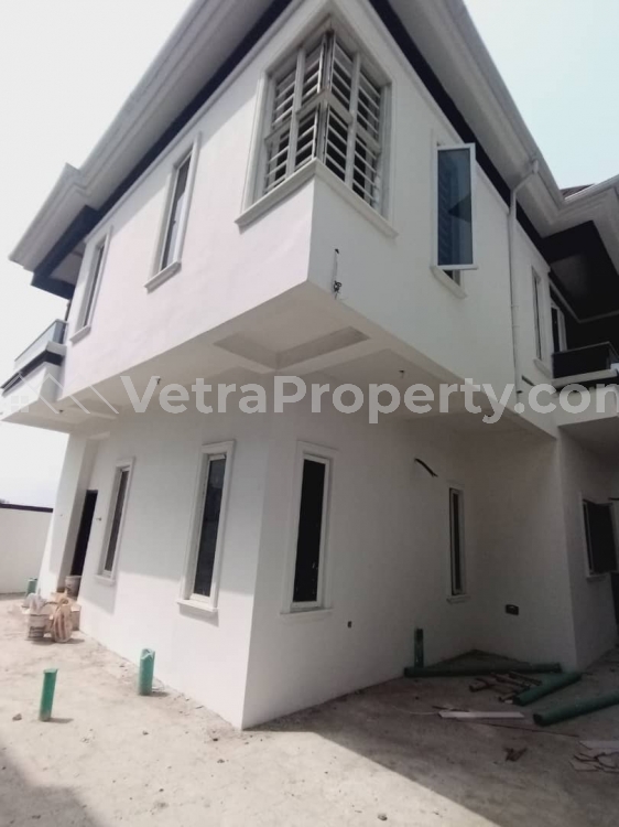  A Tastefully finished Fully Detached Duplex on a Driveway Location: Chevron Estate  4 bedroom House for Sale Lekki Lagos Vetra  Property
