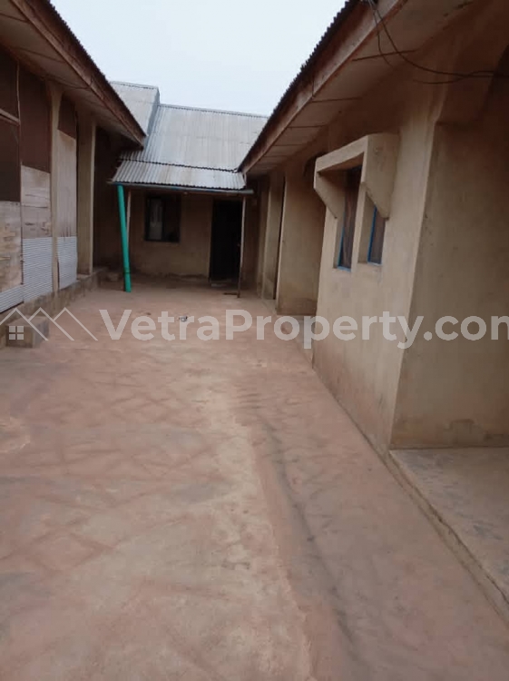  Standard self contained  Flat for Rent Ibadan Oyo Vetra  Property