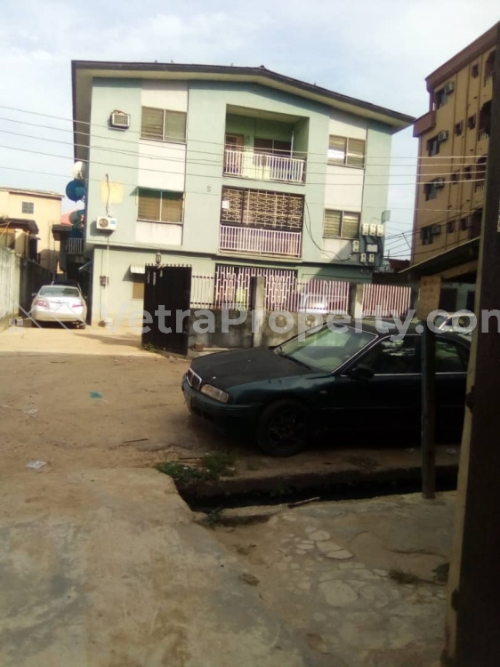  BLOCK OF SIX FLAT 3 BEDROOM FLAT AND TWO NUMBERS OF 2 BEDROOM FLAT  House for Sale Surulere Lagos Vetra  Property
