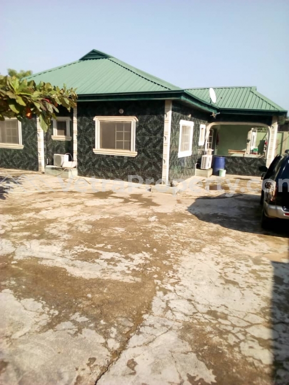  Four bedrooms bungalow all rooms in suit in Magodo phase1. Isheri, Extension  House for Sale Ojodu Lagos Vetra  Property