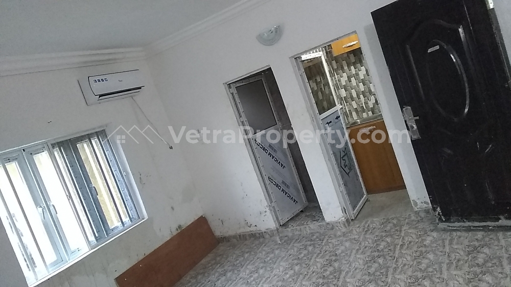  Exquisitely Finished,Furnished ALL-IN-ONE Spacious&SERVICED Room Selfcontained at YABA.1Year ONLY.  Flat for Rent Yaba Lagos Vetra  Property