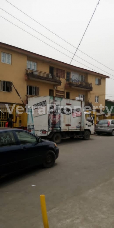  Very Solid 6 nos of 3bedroom flats with Shops (Corner piece) on a busy Road.  House for Sale Shomolu Lagos Vetra  Property