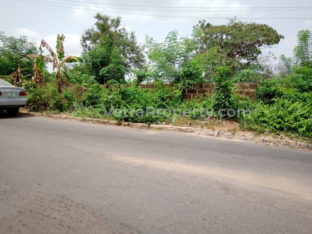  Land measuring 1,671sqm abutting the main road, suitable for both residential and commercial use  Land for Sale Ibadan Oyo Vetra  Property