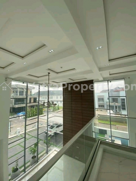 Image 1 Title