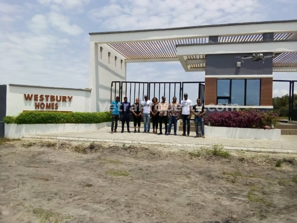  Dry land in an organized estate.  Land for Sale  Lagos Vetra  Property