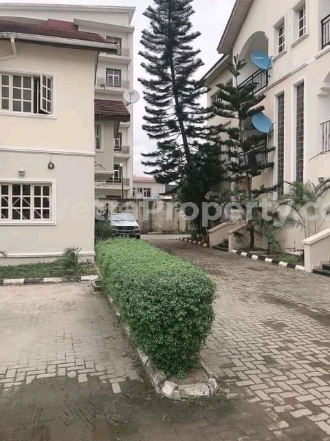  4 bedroom semi detached house with a BQ.  4 bedroom House for Sale Victoria Island Lagos Vetra  Property