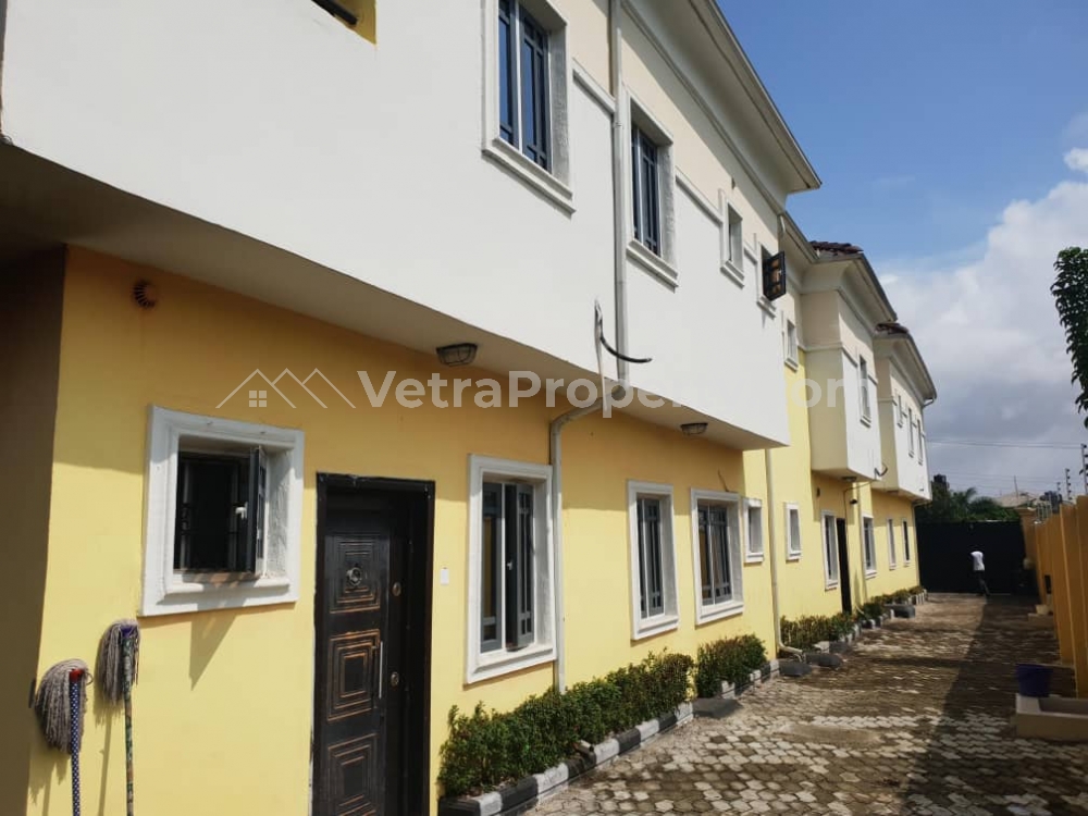  TASTeFULLY 4 UNITS BUILDING COMPRISING OF 3 UNITS OF BEDROOM FLATS TASTeFULLY 4UNITS BUILDING COMPRISING OF 3UNITS OF BEDROOM FLATS AND ONE UNIT OF THREE BEDROOM FLATS  10 bedroom House for Sale Lekki Lagos Vetra  Property