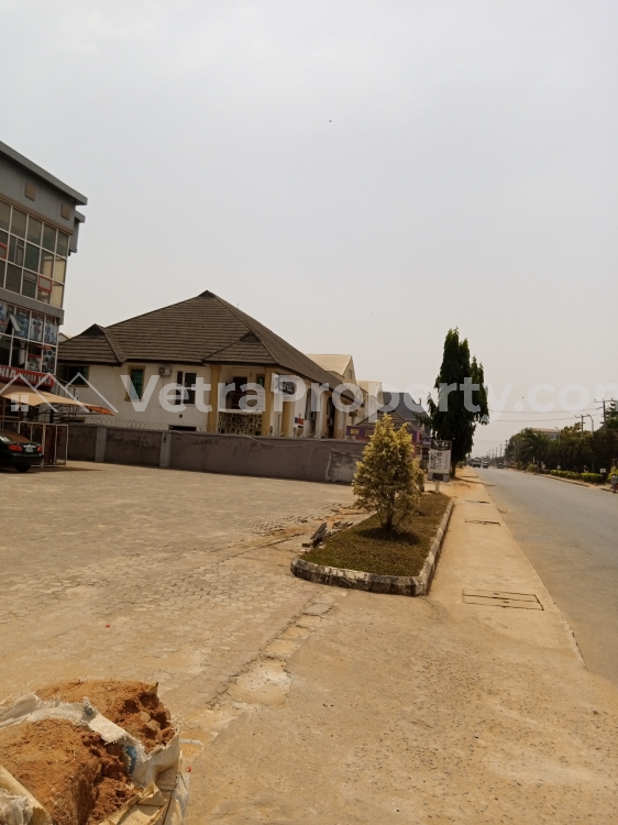 Image 1 Title