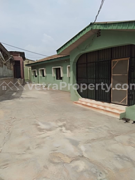  3 bedroom bungalow at oluyole estate with C OF O.  3 bedroom House for Sale Ibadan Oyo Vetra  Property