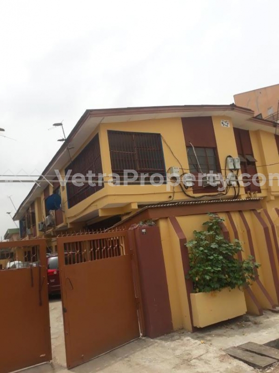  Nice block of 4 flats of 3 bedrooms  House for Sale  Lagos Vetra  Property